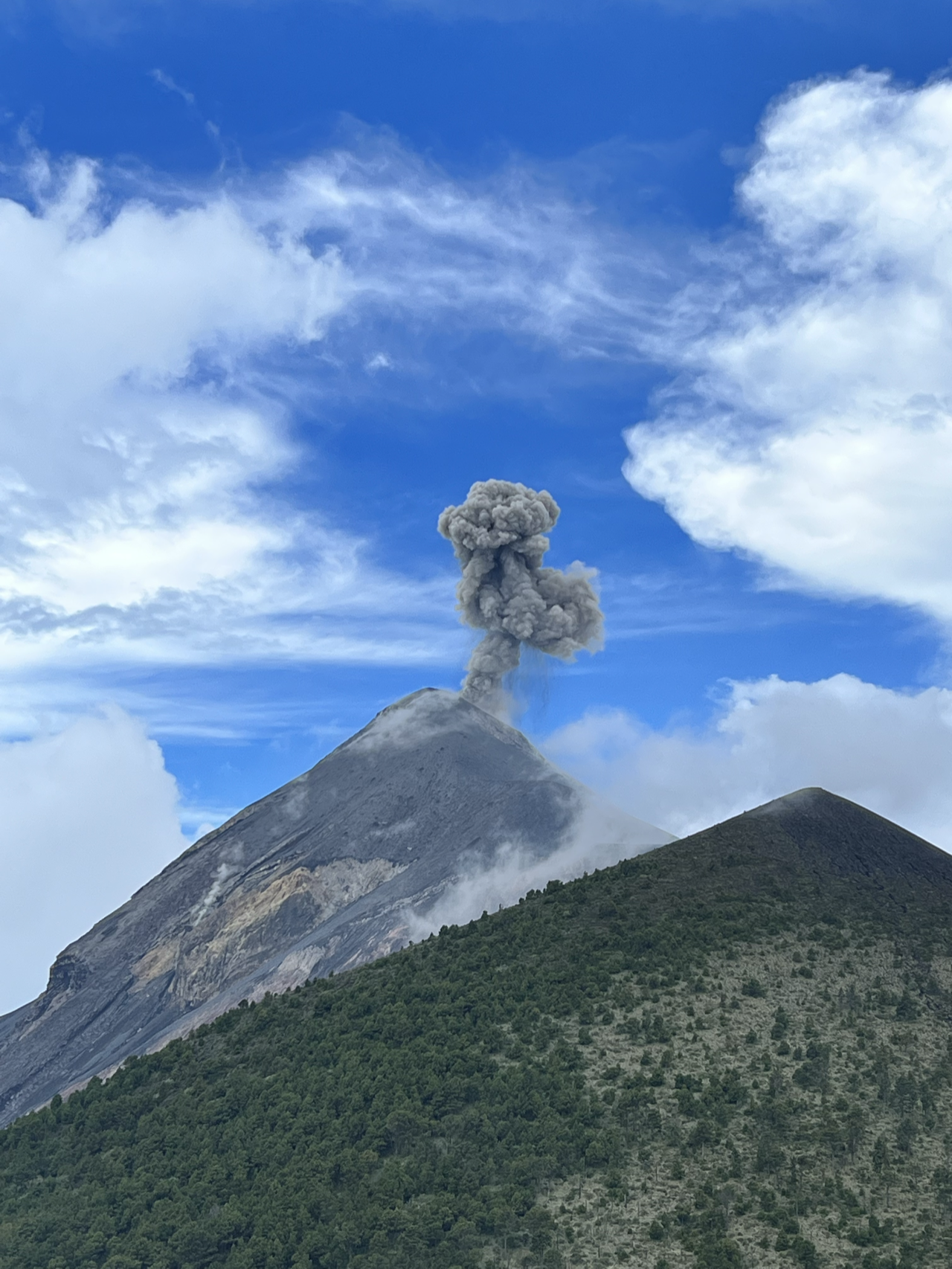 Fuego, by day