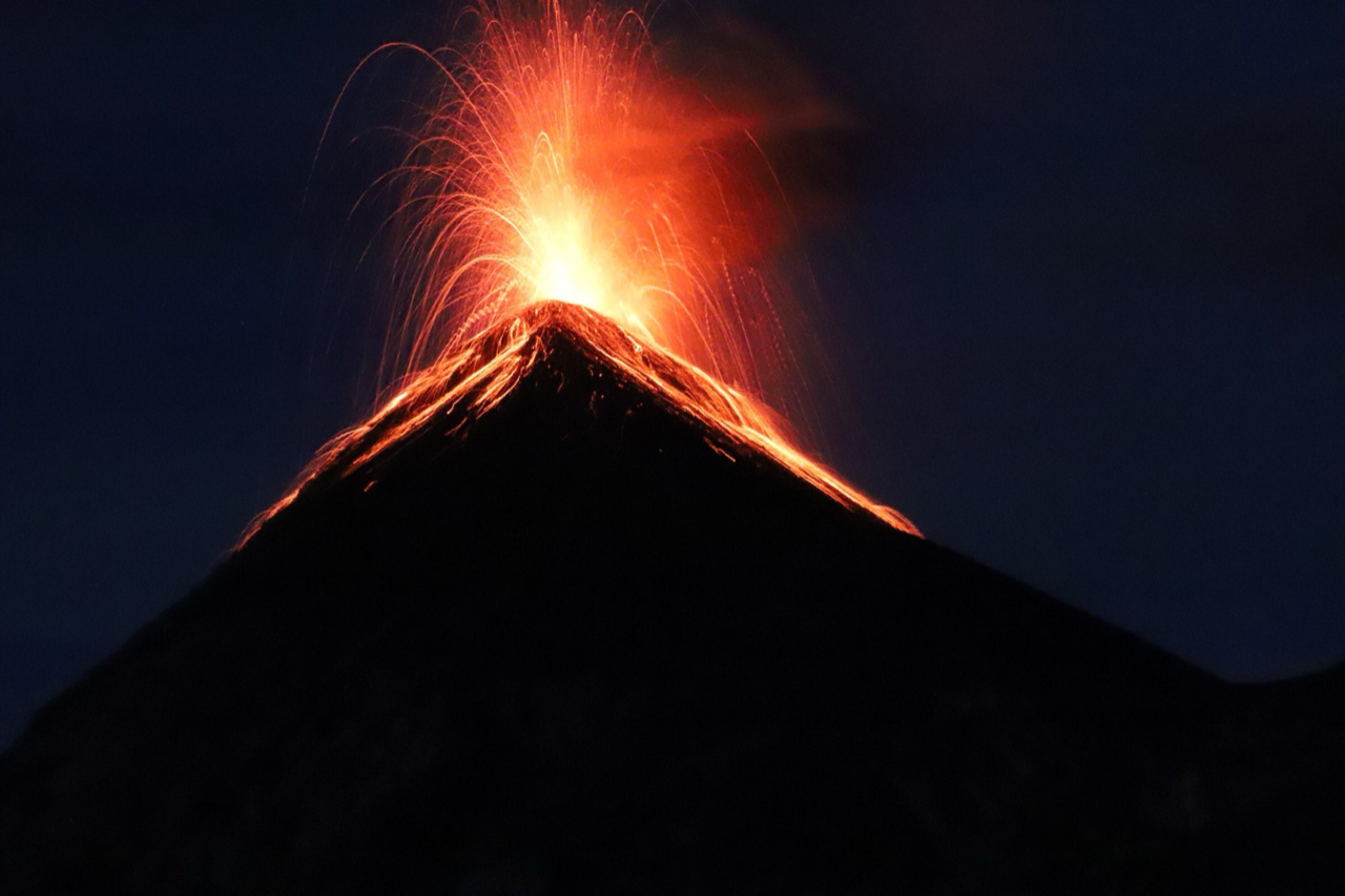Fuego, after dark